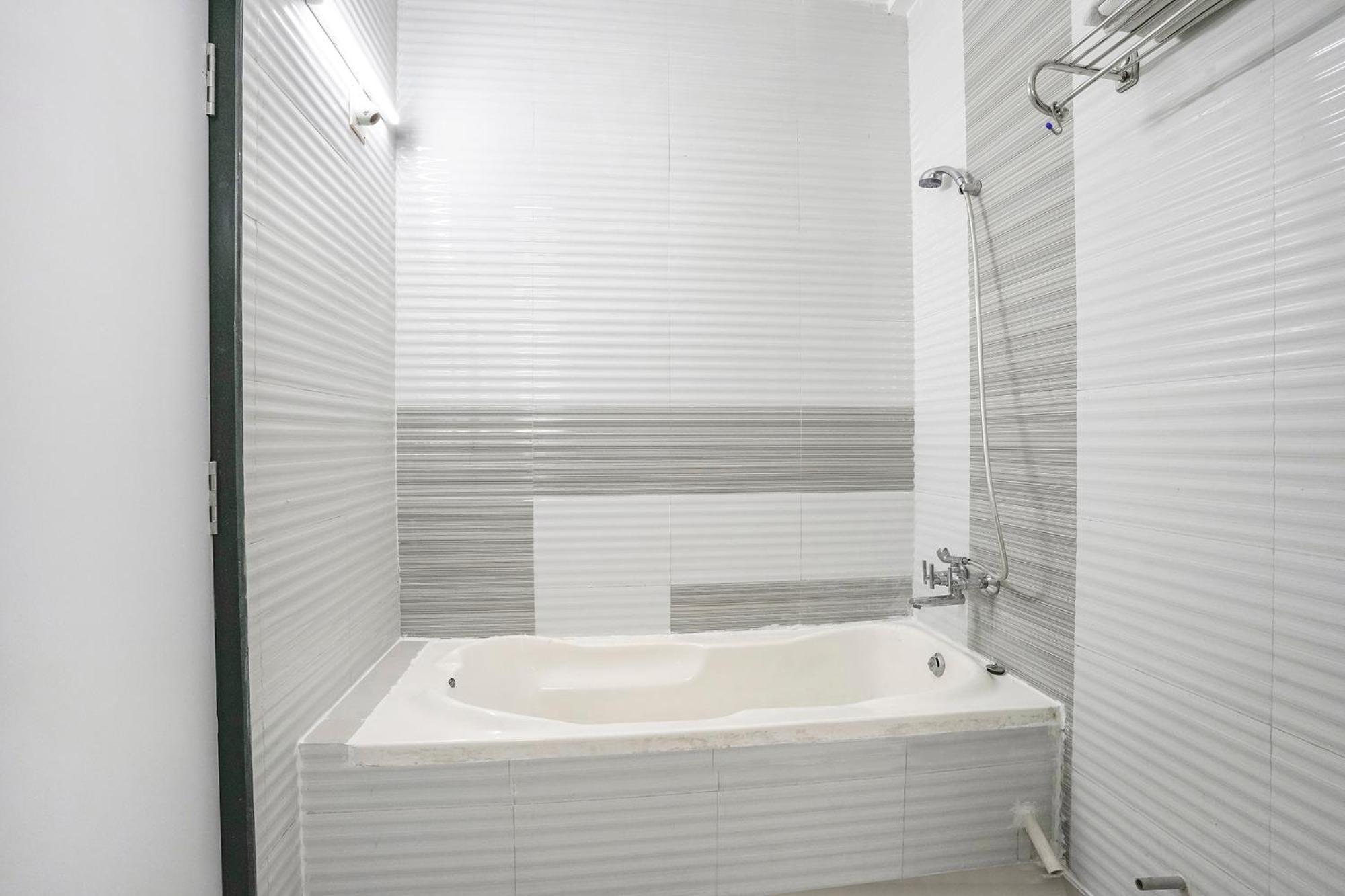 Fabhotel Skylon, Near Mahatma Mandir Gandhinagar Exteriör bild