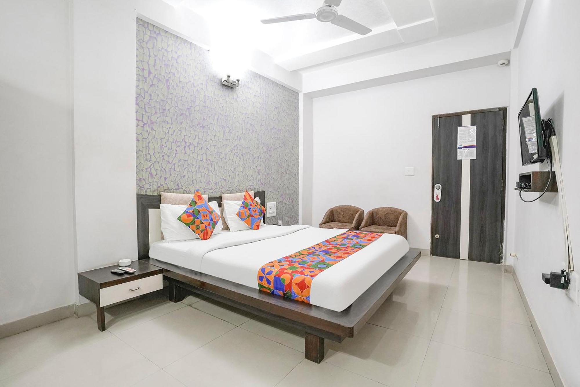 Fabhotel Skylon, Near Mahatma Mandir Gandhinagar Exteriör bild