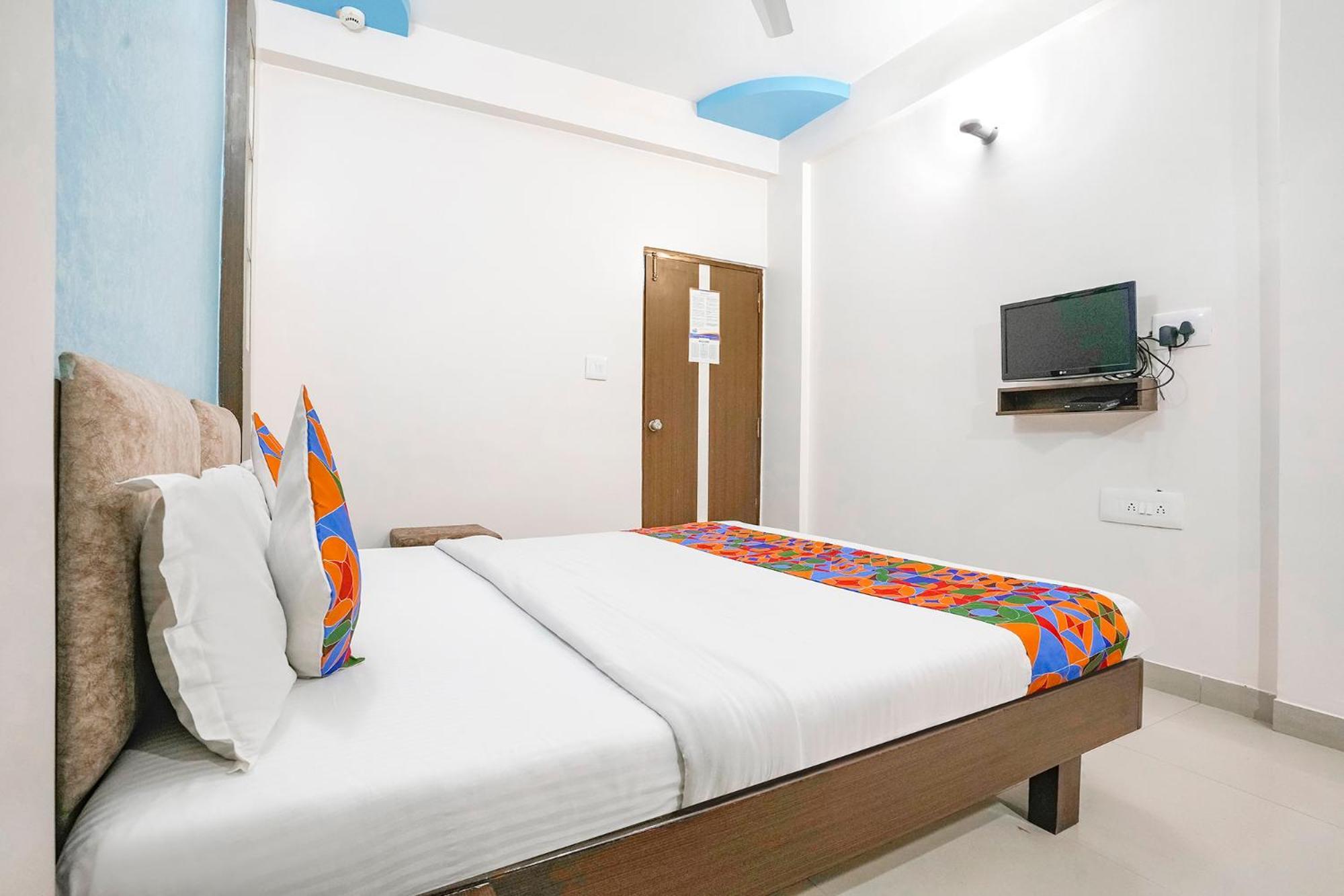 Fabhotel Skylon, Near Mahatma Mandir Gandhinagar Exteriör bild