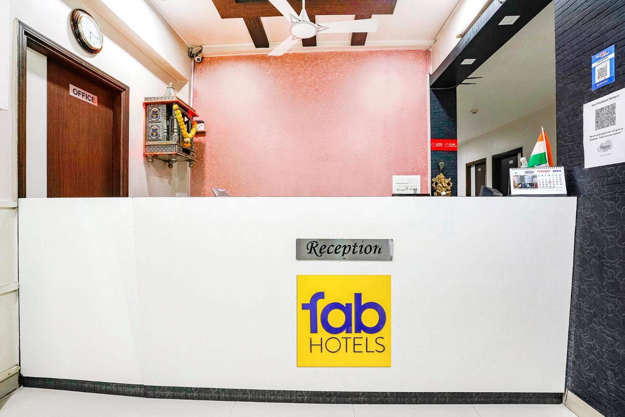 Fabhotel Skylon, Near Mahatma Mandir Gandhinagar Exteriör bild